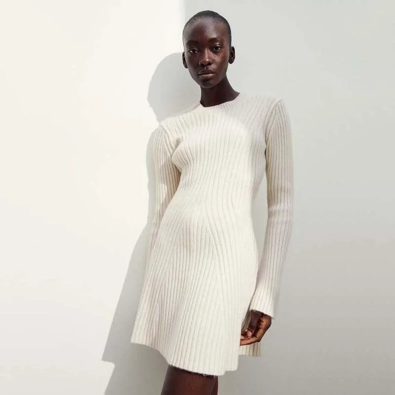 Elegant Knitted O-Neck Mini Dress