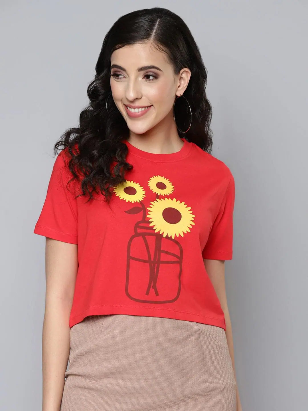 Women Red Flower Vase Boxy Crop T-Shirt